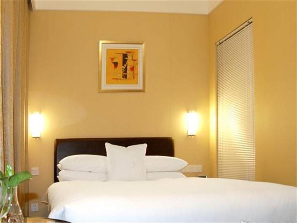 Gloria Plaza Hotel Kangqiao Shanghai Exterior foto