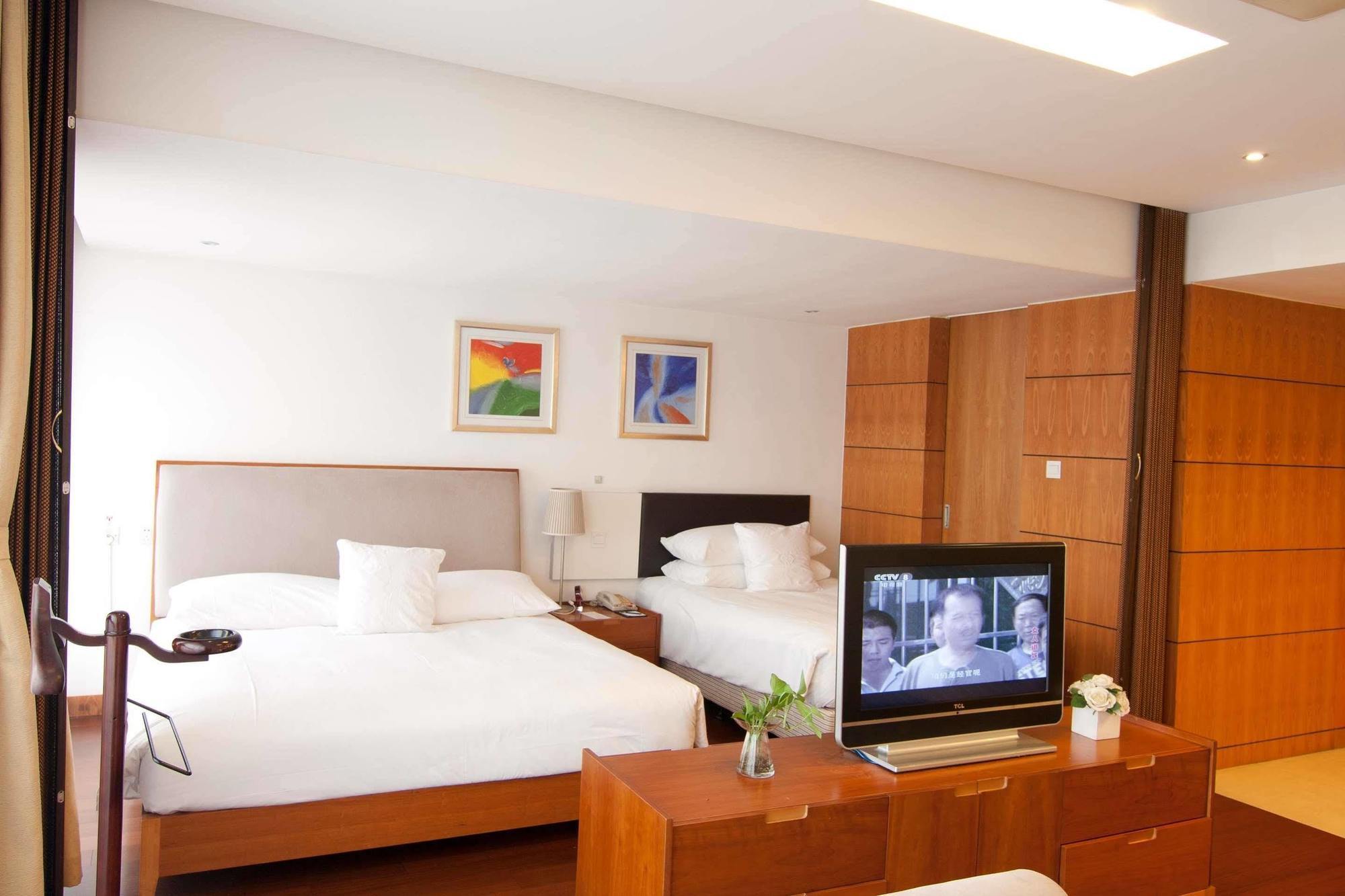 Gloria Plaza Hotel Kangqiao Shanghai Exterior foto